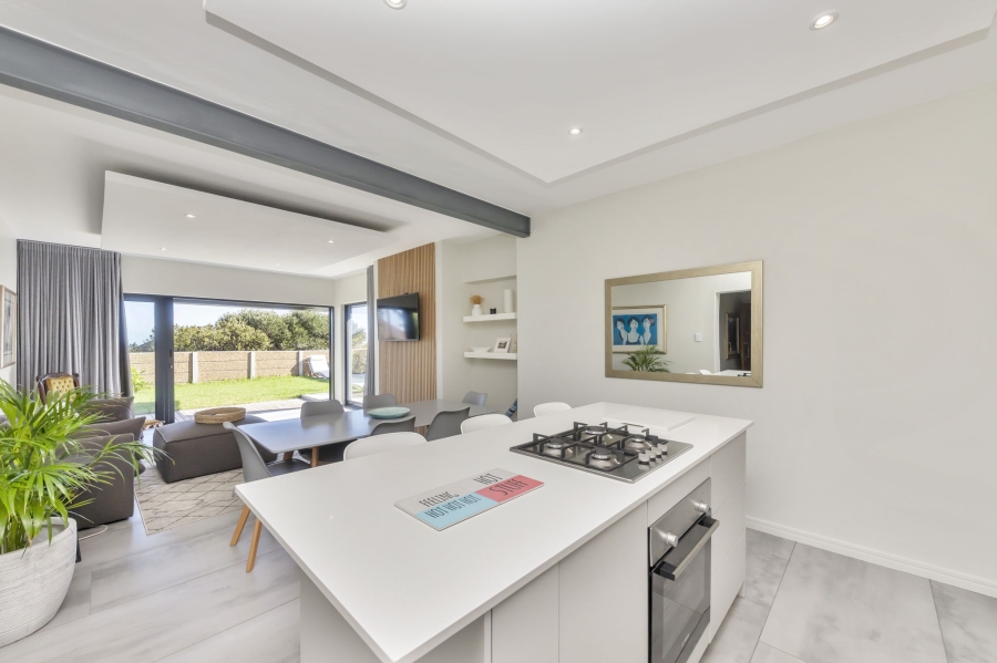 To Let 2 Bedroom Property for Rent in Camps Bay Western Cape